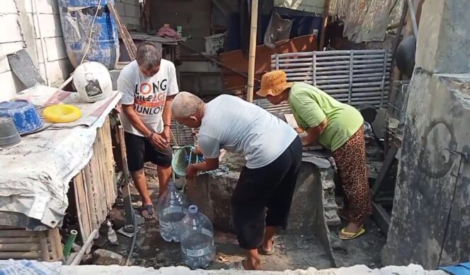 
Warga Dadap Kosambi Tangerang membutuhkan air bersih