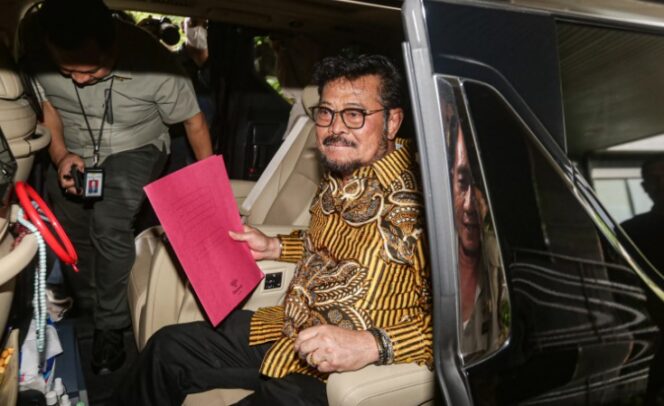 
Setelah Sekjen dan Direktur Alat dan Mesin Kementan, Hari ini Giliran SYL Dipanggil KPK