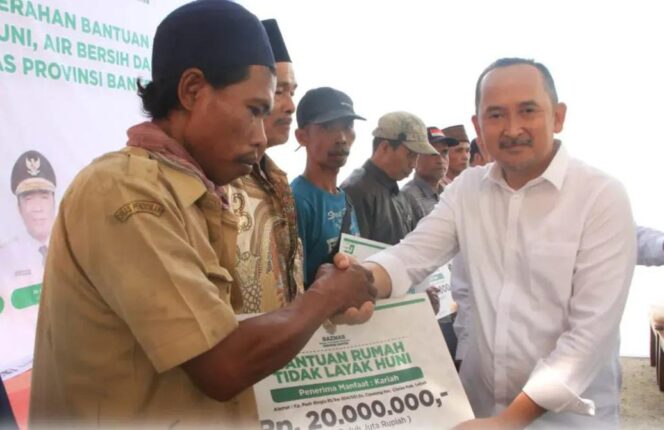 
Caption Poto : Wabup Lebak dalam acara BAZNAS Banten di Kecamatan Cileles