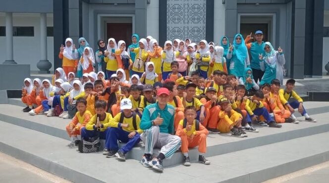 
Siswa SDN Nambo Udik 1 Kunjungi Museum Negeri Banten