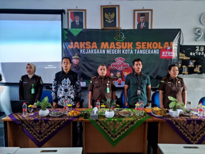 
Program JMS Kejari Kota Tangerang Sambangi SMPN 28 Kota Tangerang