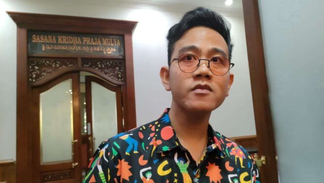 
KIM ” Ogah” Polemik Keanggotaan Gibran di PDIP