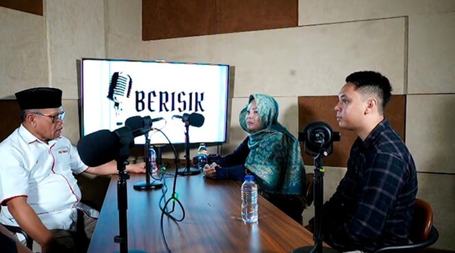 
Mencari Keadilan, Mengadu ke IPW