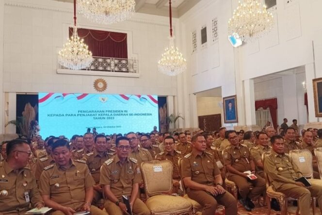 
Jokowi : Miring-miring Saya Ganti, Instruksikan 197 Pj Kepala Daerah Netral