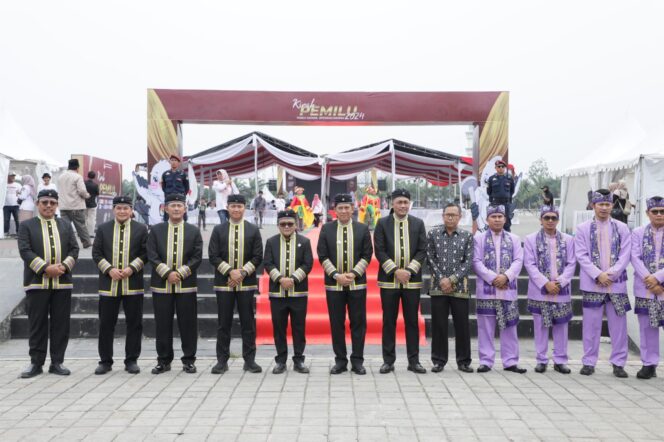 
Kirab Pemilu 2024 Kabupaten Tangerang digelar di alun-alun Tigaraksa