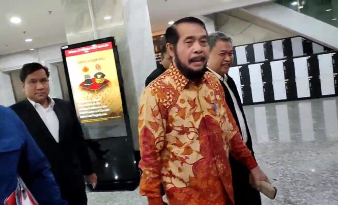 
Ketua MK Anwar Usman