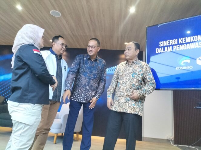 
Ditemukan 96 Kasus Isu Hoaks Pemilu 2024