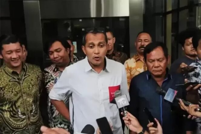 
Dicekal ke Luar Negeri Wamenkumham Dipecat Jokowi