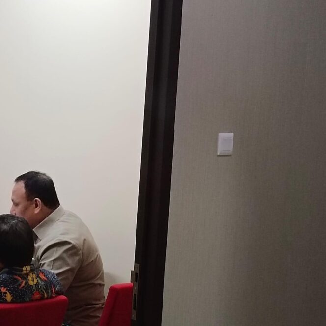 
Firli Bahuri Diperiksa Sebagai Tersangka
