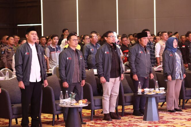 
Pj Gubernur Banten Al Muktabar Ajak Masyarakat Turut Menjaga dan Mengawasi Pelaksanaan Pemilu 2024