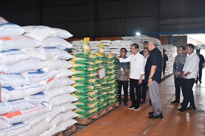 
Presiden Jokowi Setujui HET Beras Premium Rp 14.900