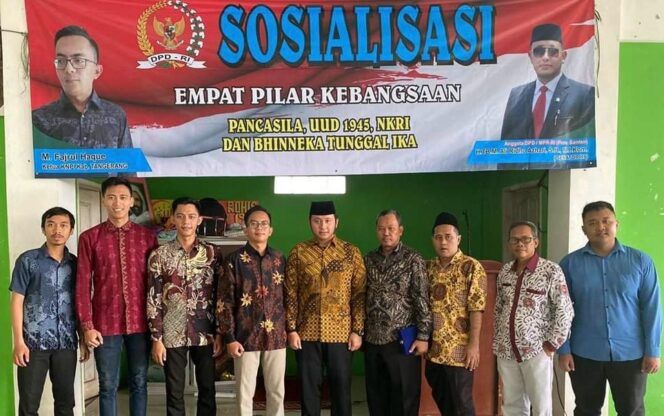 
Sosialisasikan 4 Pilar Kebangsaan, Ali Ridho Edukasi Pelajar SMA di Kresek