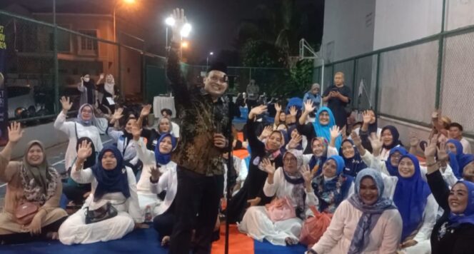 
Helmy Halim Bukber dan Santunan di Banjar Wijaya
