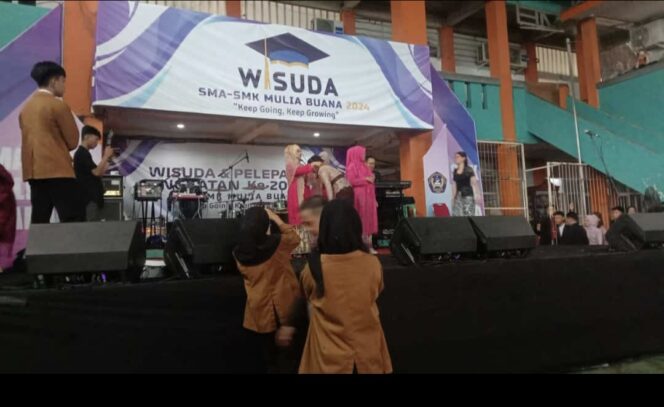 
Berani Beda: SMA-SMK Mulia Buana Gelar Wisuda Mewah, Meski Kemendikbudristek Sebut Tak Wajib