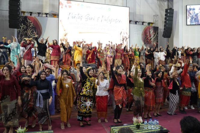 
Menjelajahi Indonesia Melalui Festival Budaya PMM di Undana