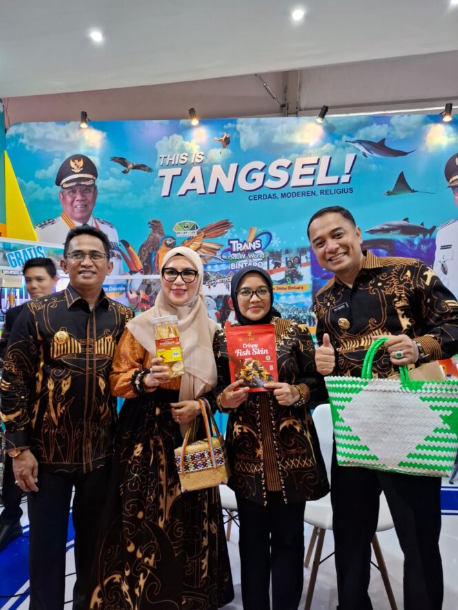 
Booth Tangsel Curi Perhatian Peserta Apeksi Balikpapan 2024