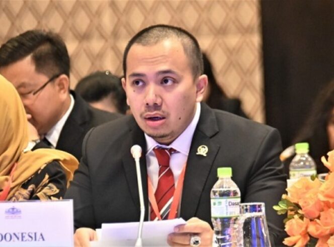 
Gilang Dhielafararez Dorong Polri Miskinkan Bandar Judi Online