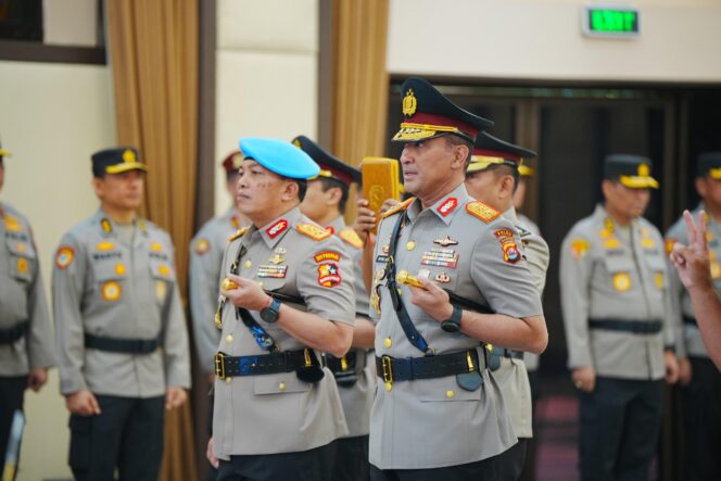 
Suyudi Ario Seto Resmi Jabat Kapolda Banten