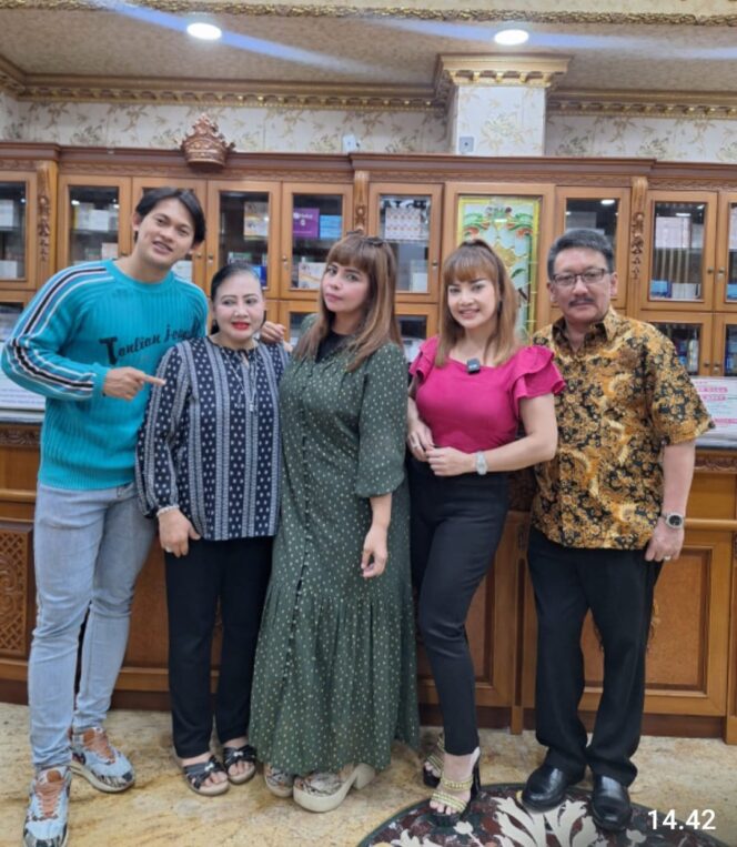 
Queen Klinik Bedah Plastik Mampu Puaskan Irma Darmawangsa Mancungkan Hidung ala Blaster Eropa