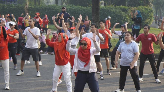 
Sehat Bersama di Car Free Day Bintaro : Kolaborasi Hotel Santika Premiere Bintaro dengan Dekranasda Tangerang Selatan