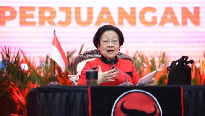
Menunggu Aksi Megawati