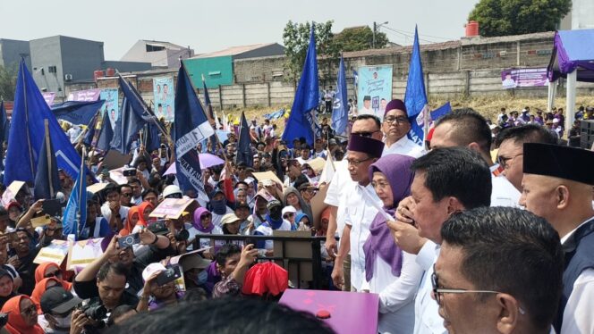 
Ribuan Pendukung Kawal Maesyal & Intan ke KPU