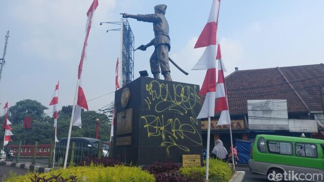 
Monumen Patung Kapten Muslihat Jadi Sasaran Vandalisme