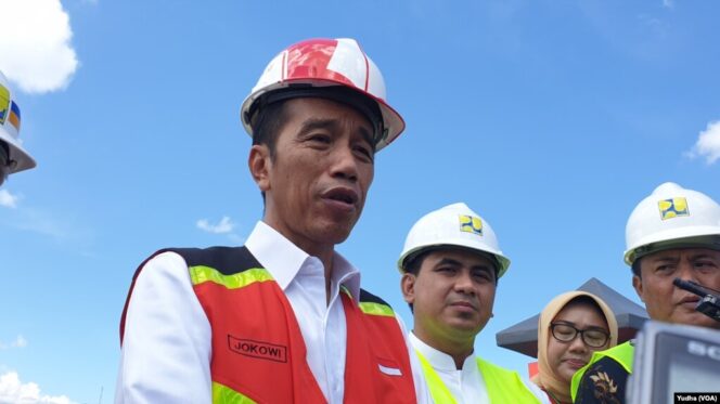 
Jokowi Ditinggal Ramai-ramai?