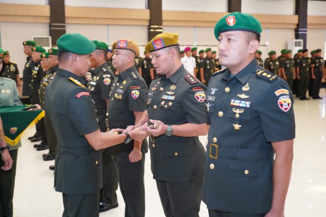 
KOMANDAN BATALYON ARHANUD 9/AWJ TELAH DISERAHTERIMAKAN