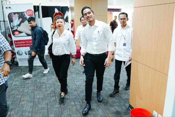 
“Nebeng Pesawat Teman”