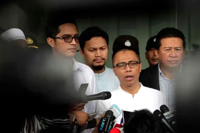 
300 Triliun Pendapatan Negara Lenyap