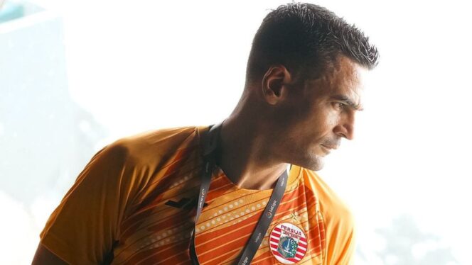 
Nasib Carlos Pena Diujung Tanduk