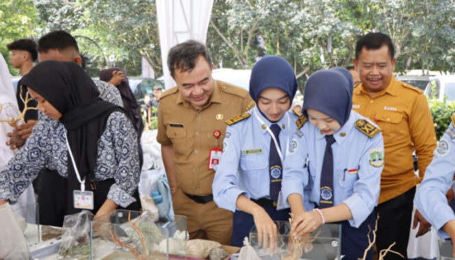 
Pemkab Tangerang Gelar Lomba Bikin Aquascape