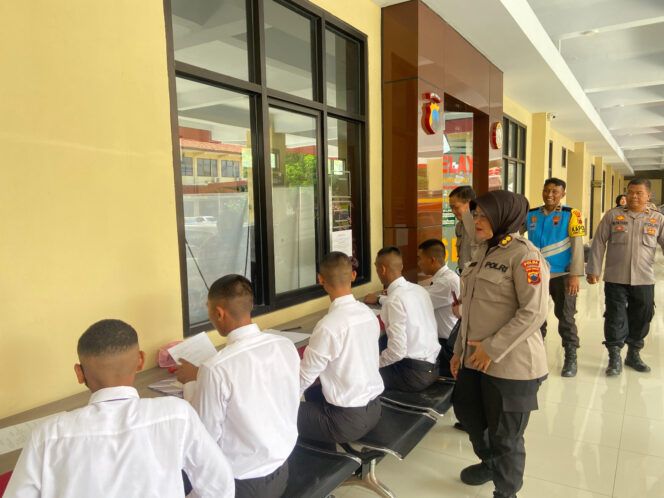 
Polres Brebes Terima Tim Supervisi SPN Polda Jateng, Cek Siswa Latja