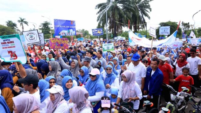 
Rayakan HUT ke-79 PGRI, Dindik Kota Tangerang Gelar Kegiatan Jalan Santai Inspiratif