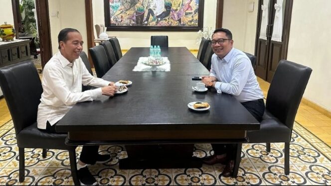 
Hasto Tuding Jokowi Ingin Pilkada DKI 2 Putaran