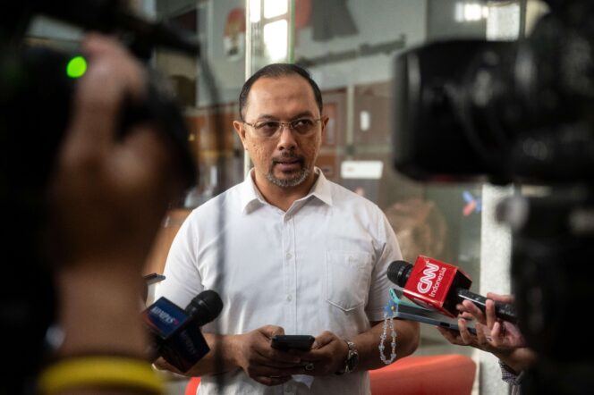 
KPK Bakal Jemput Paksa Anwar Sadad