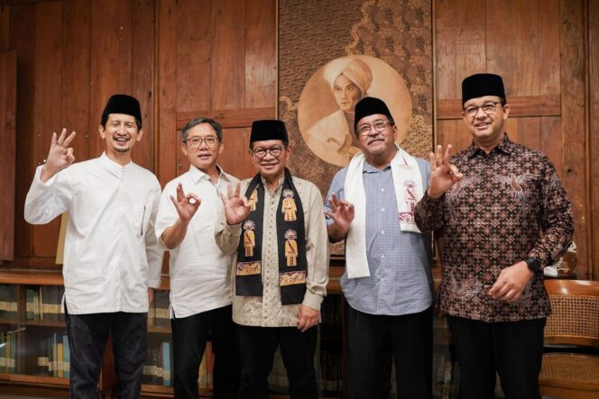 
Anies Salam Tiga Jari