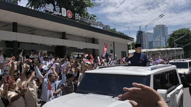 
100 Hari Penuh Kontroversi