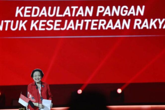 
Megawati Minta Resmikan Lagu Indonesia Raya 3 Stanza