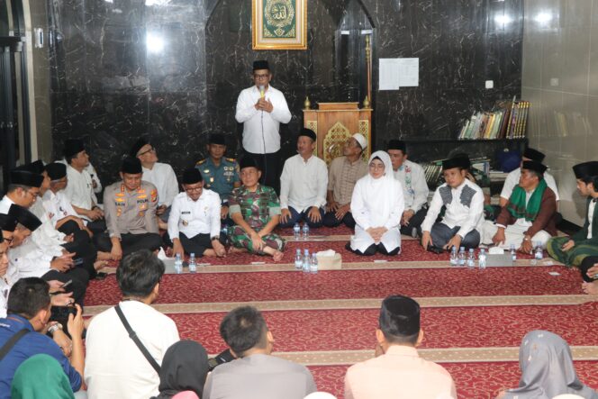 
Kapolres Dampingi Gubernur Safari Ramadhan 2025
