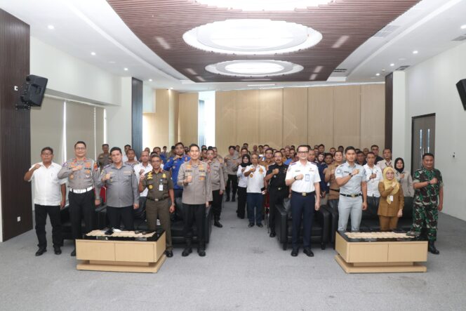 
Polres Metro Tangerang Kota Bahas Pengamanan Lebaran 2025