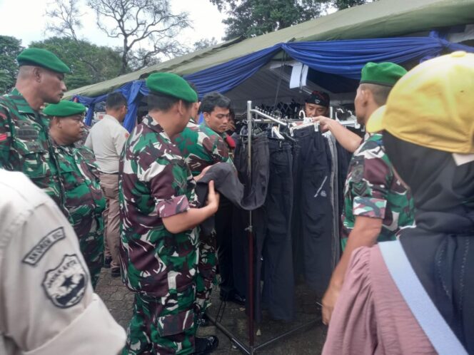 
Korem 052/Wkr Meriahkan Bazar di Mabes TNI