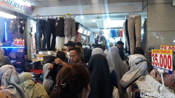 
Wamenperin Tinjau Pasar Tanah Abang