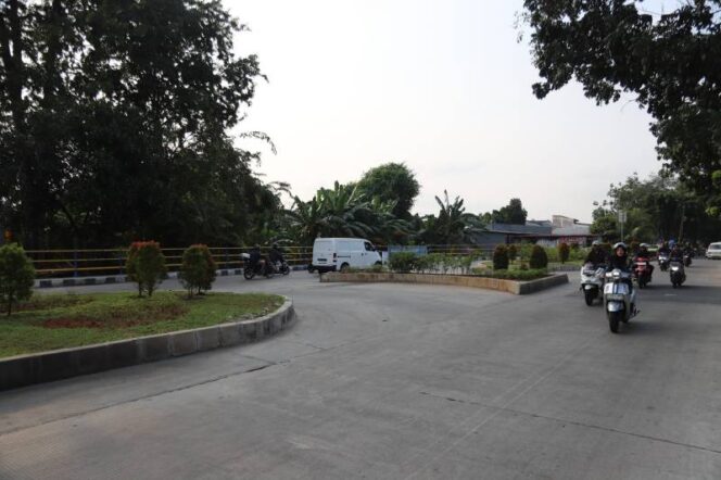 
Atasi Kemacetan Lalu Lintas, Dishub Kota Tangerang Mulai Optimalisasi U-Turn Jalan Maulana Hasanudin Cipondoh