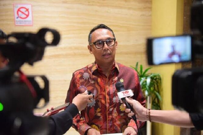 
DPR Minta Kemenlu Pastikan Perlindungan Hukum WNI yang Ditangkap di AS