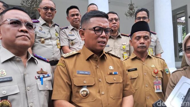 
Pemprov Banten Segera Angkut Sampah di Pantai Labuan yang Kembali Menumpuk