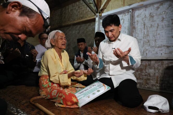 
Wakil Gubenur Banten Salurkan Bantuan RTLH di Lebak