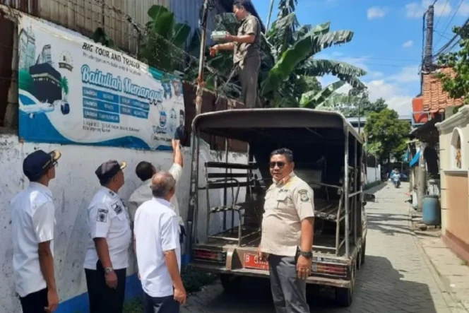 
Satpol PP Tangerang Tertibkan Box Internet Tanpa Izin, Pemkot Tegaskan Pentingnya Legalitas dan Keamanan Jaringan