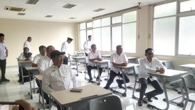 
Sekolah Rakyat Jadi Strategi Besar Prabowo untuk Putus Mata Rantai Kemiskinan: “We Are Ambitious!”
